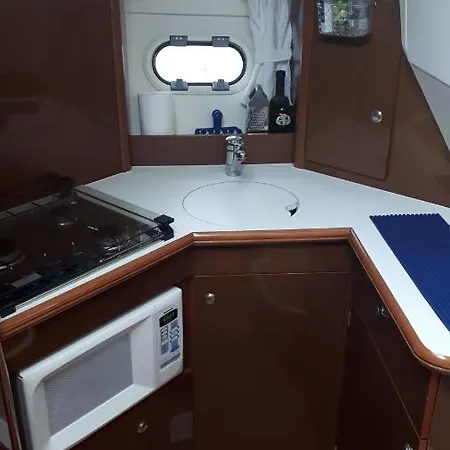 Bateau Le Bodega 2